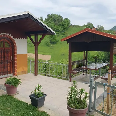 Farrmhouse With Goats And Garden Frankolovo